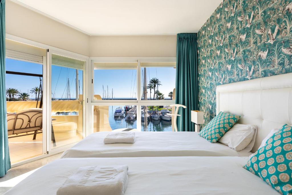 WintowinRentals Luxury and Sea View inside Puerto Marina - 3