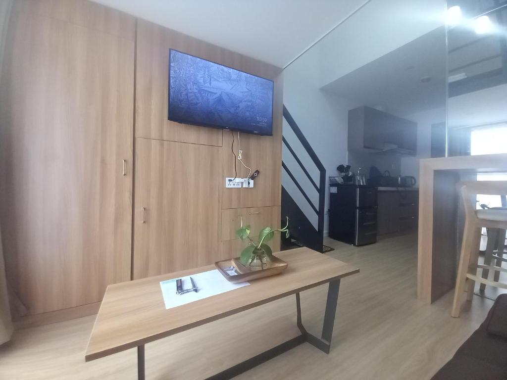 Leon's Den photo
