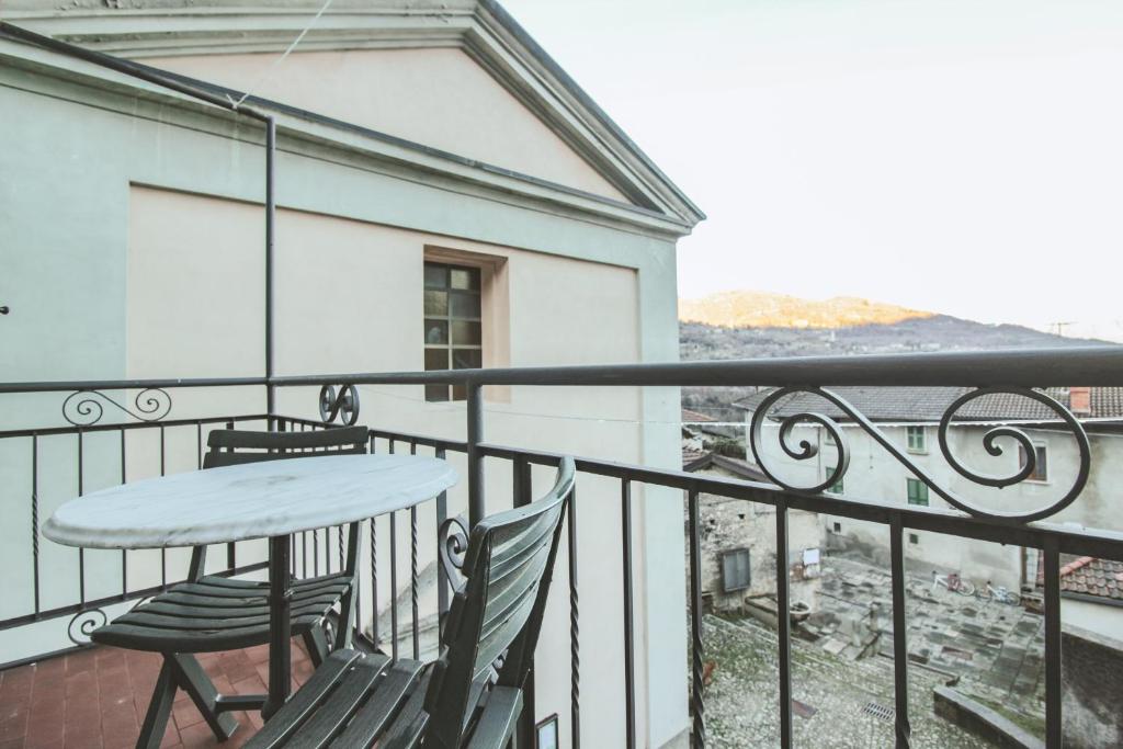 Casa Giovanetti, Grandola ed Uniti