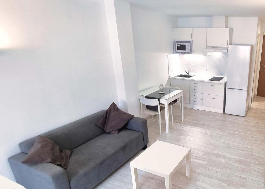 Marino II 206. Great studio second-line to the beach in Marbella centre., Marbella