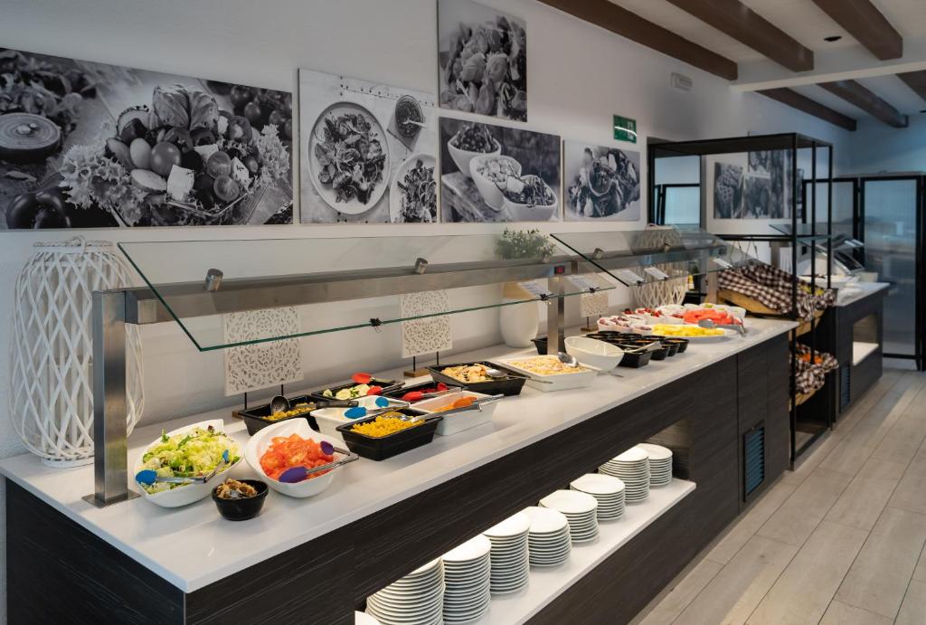 Medplaya Aparthotel Sant Eloi — Restauracje i bary in Tossa de Mar, Katalonia