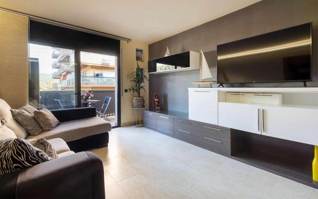 Josep Folch – Centro, Parking y A/C Tossa - 2