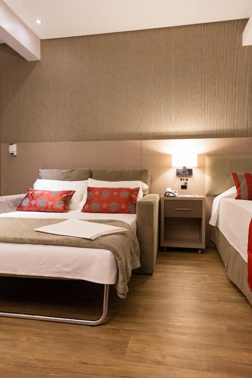 Premium Suite Triple with double bed