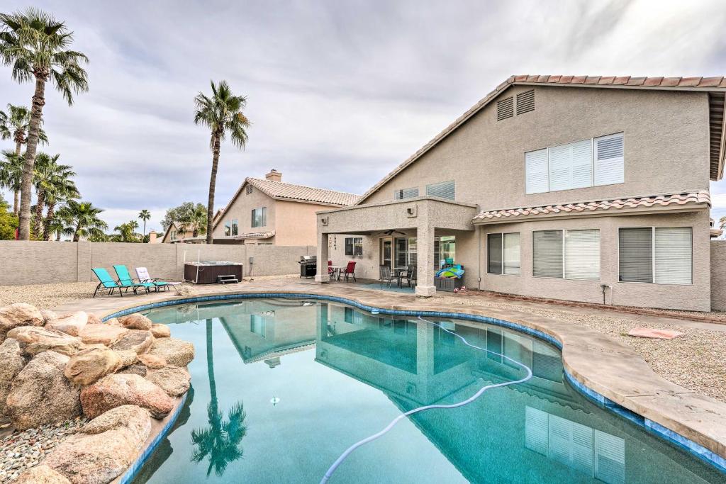 Gorgeous Glendale Getaway with Pool and Hot Tub!