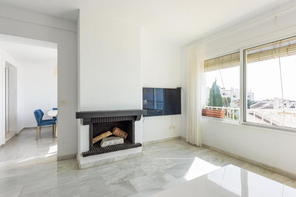 UrbanChicMalaga Sea View All Year Pool 10m from Beach and Shops in Torremuelle - 5