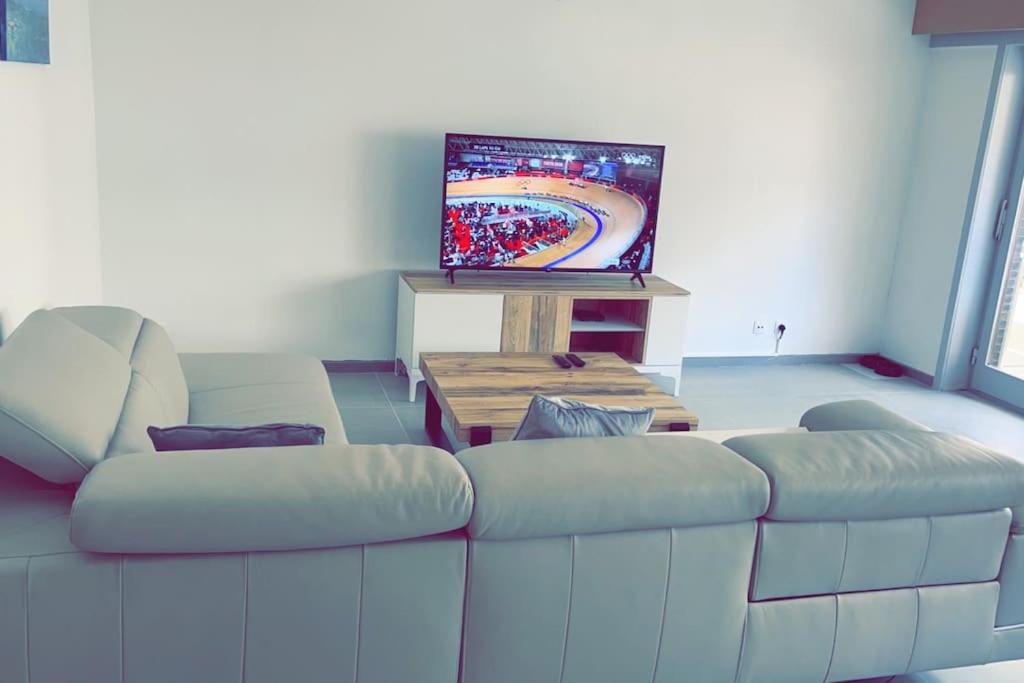 Appartement la panne Vue laterale sur mer, De Panne