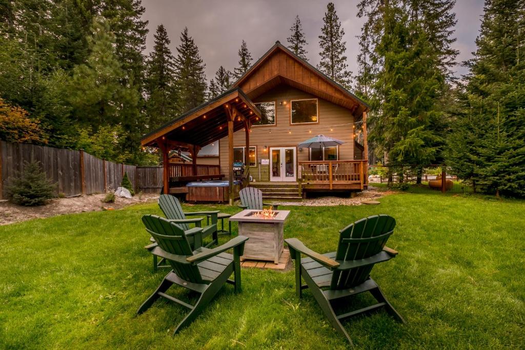 Paws in the Mountains by NW Comfy Cabins, Leavenworth