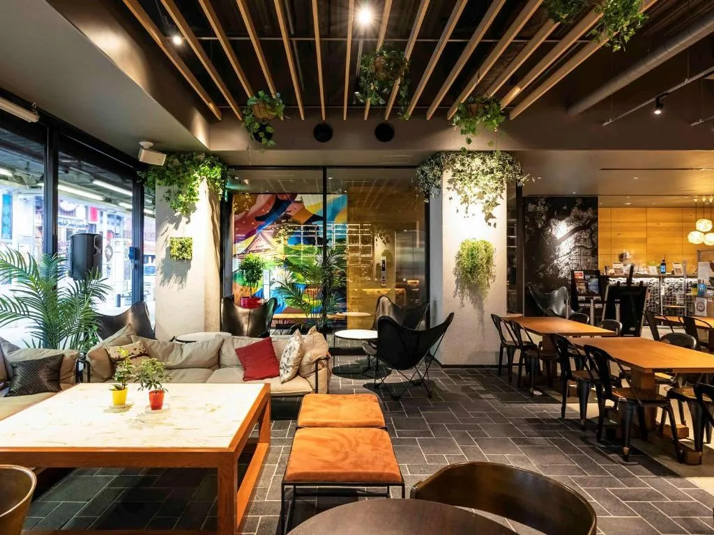 大阪梅田宜必思酒店，位于大阪的酒店