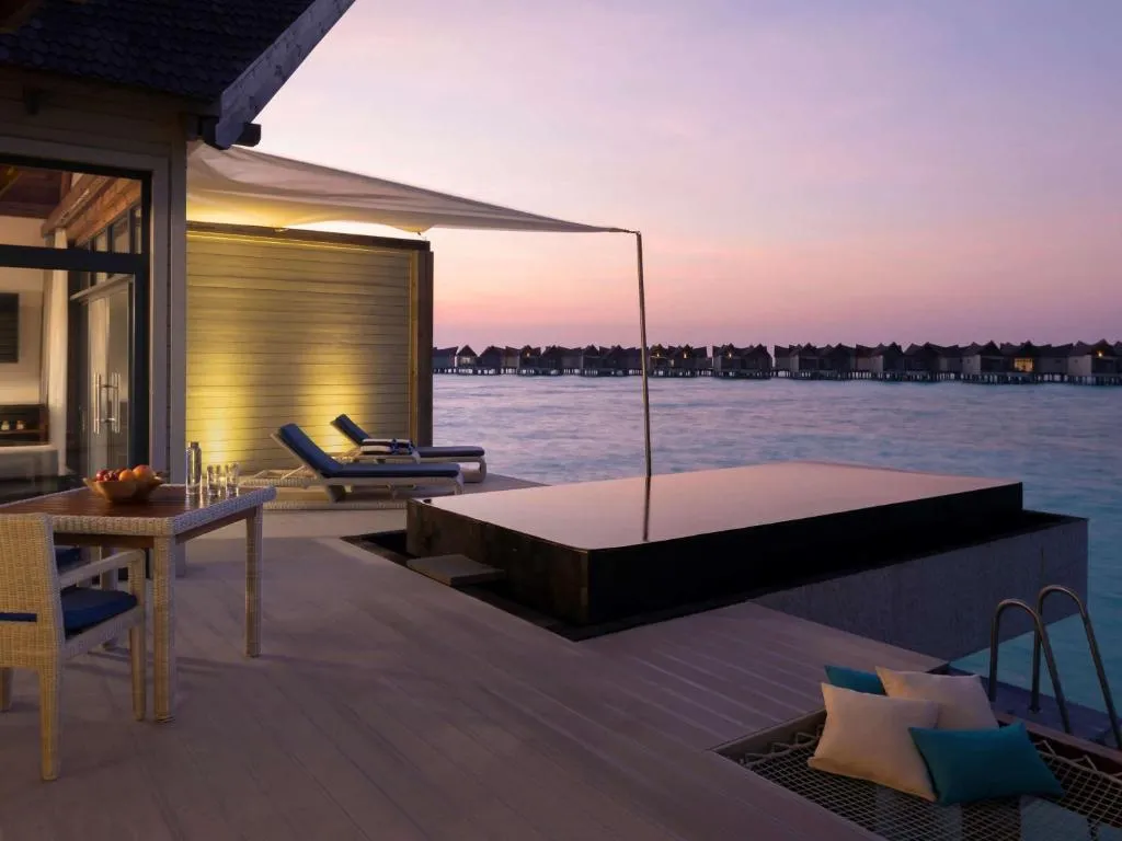 Kuredhivaru Resort and Spa - Maldives, hotel in Manadhoo