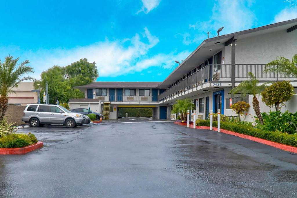 Motel 6-El Monte, CA - Los Angeles — Hotel in Los Angeles (CA)