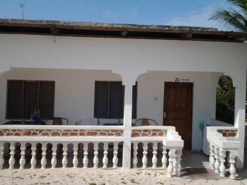 Ebony & Ivory Beach Bungalows photo