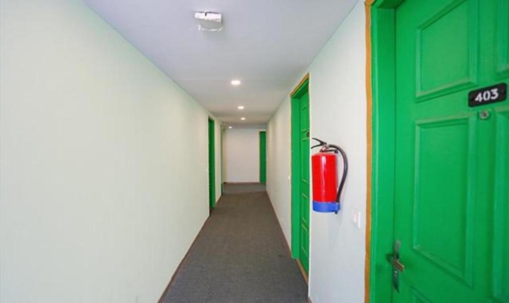 OYO Townhouse 1107 Hotel Aerosky Grand Near Dwarka Sector 21 Metro Station photo