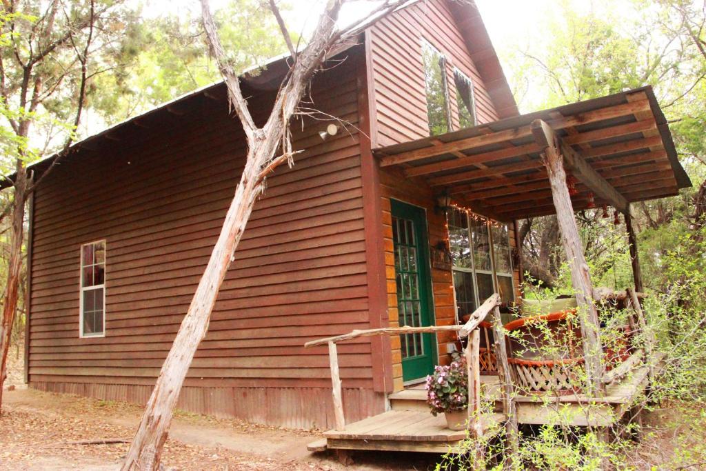 The Firehouse at Creekside Camp & Cabins, Marble Falls