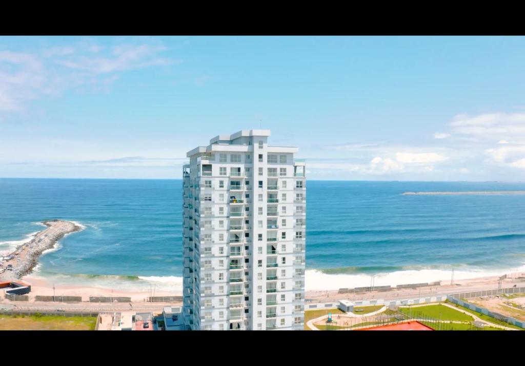 OCEANVIEW 2Bedroom SMARTHOME WITH POOL, Lagos