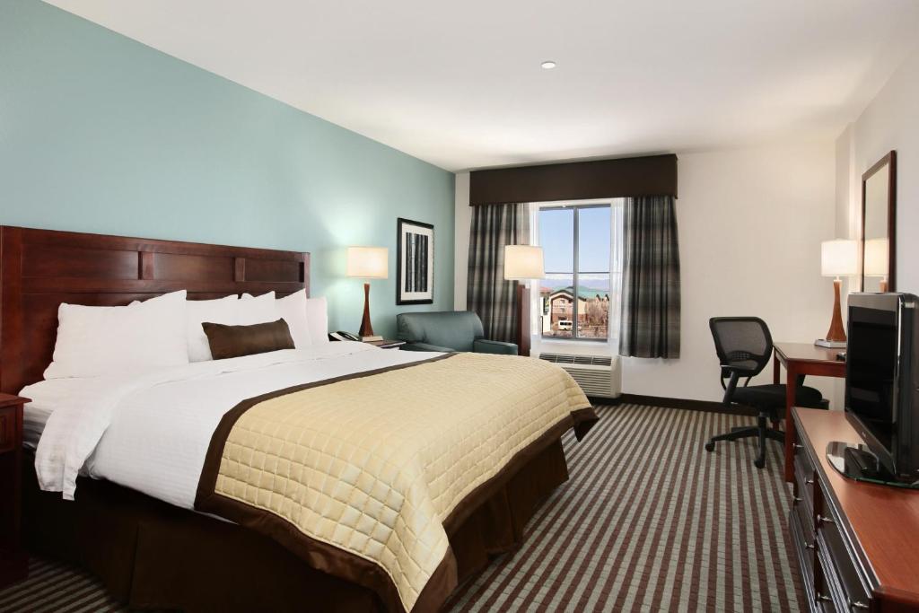 Baymont By Wyndham Denver International Airport Photo 33