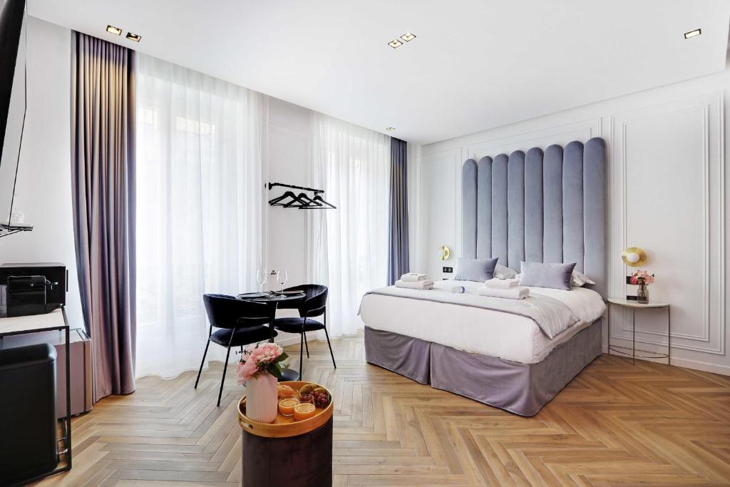 Charming private room - 2P - Les halles - 3