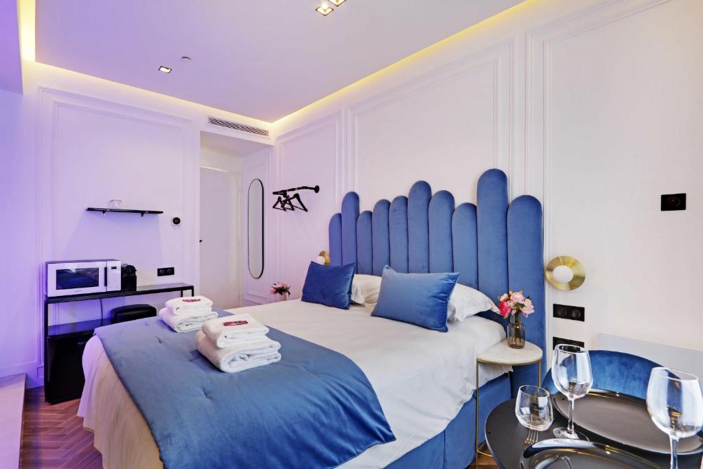 Private suite with jacuzzi - 2P - Rivoli - 3