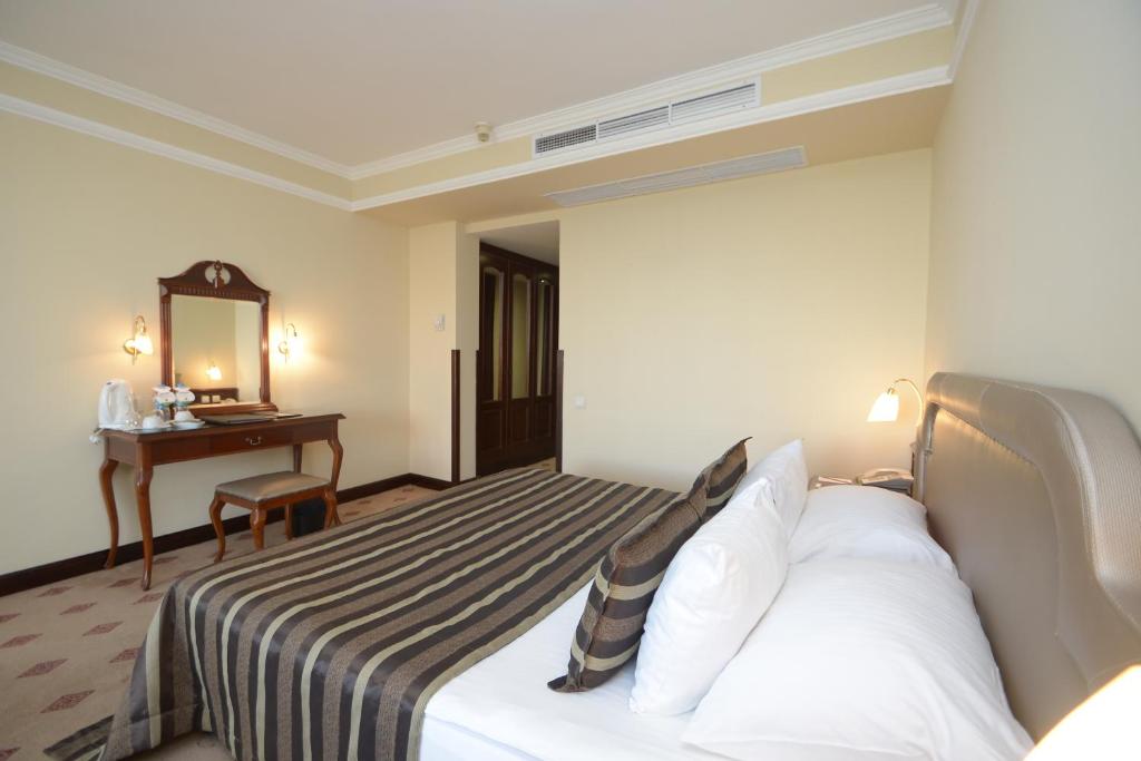 Karaca Hotel photo