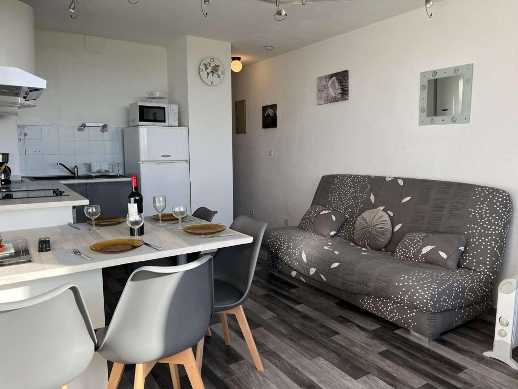 Studio pour 4 - Piscine, Parking, Lave-linge, Proche commerces - FR-1-702-23 - 3