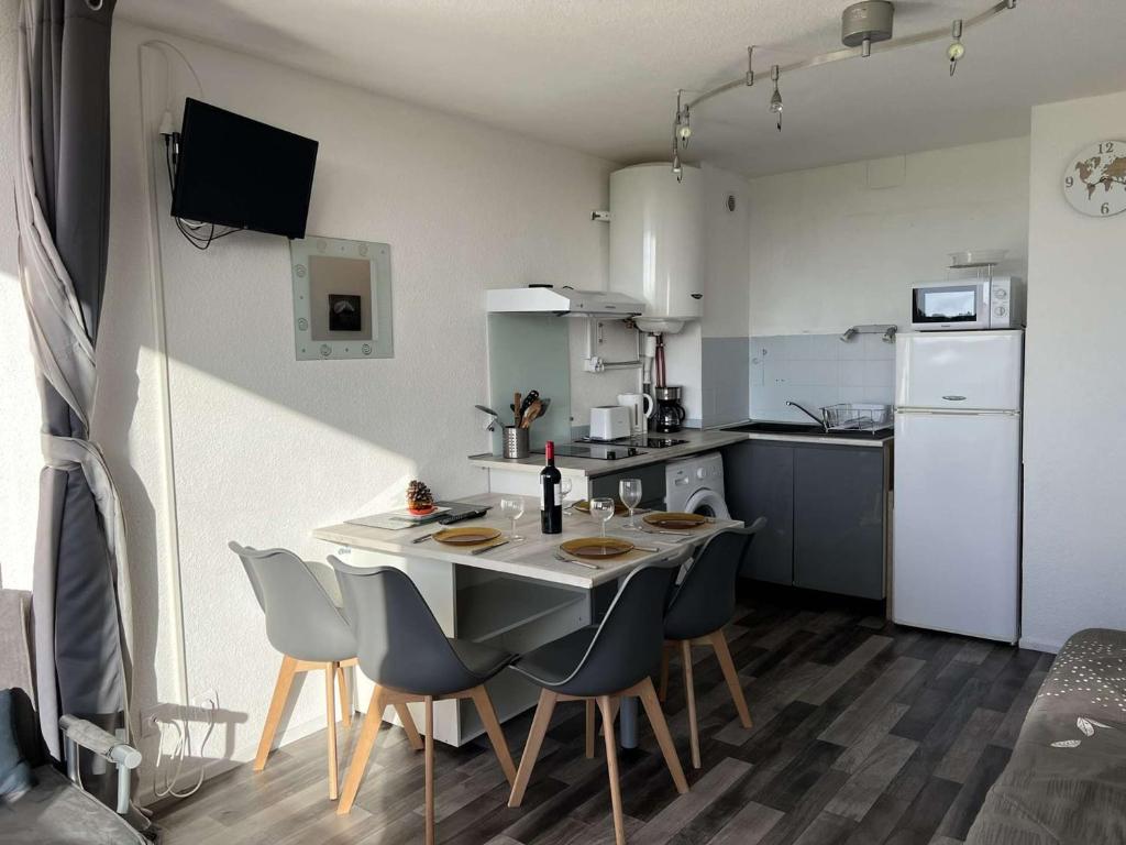 Studio pour 4 - Piscine, Parking, Lave-linge, Proche commerces - FR-1-702-23 - 5