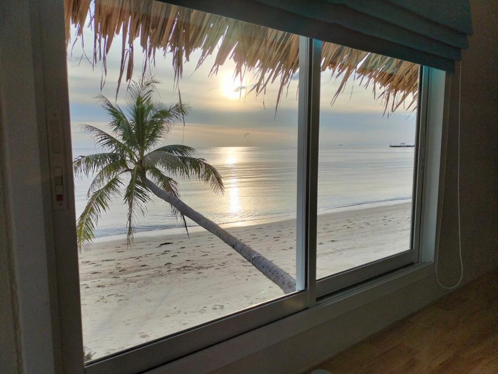 Sand Terrace Beach Bungalows Koh Phangan photo