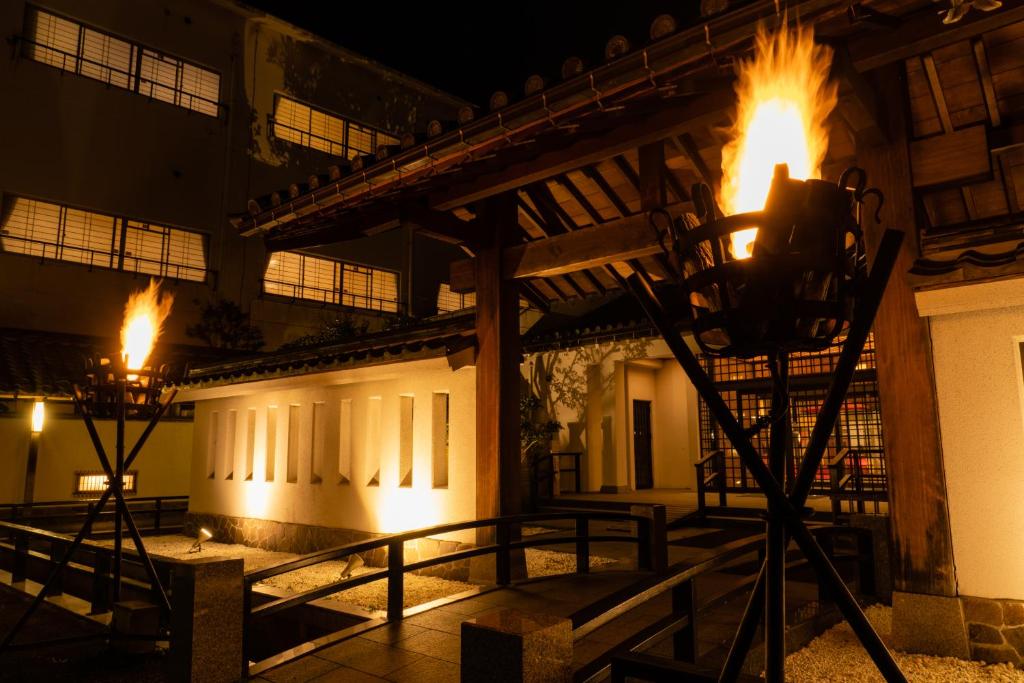 Hotel Hoho A hotel overlooking the Echigo Plain and the Yahiko mountain range formerly Hotel Oohashi Yakata-no-Yu, Niigata