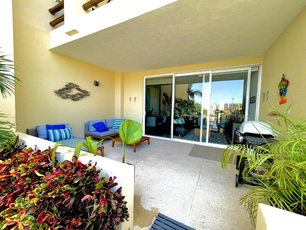 Spacious Pool Side Condo - SJD - 4