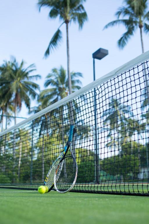 สนามเทนนิส