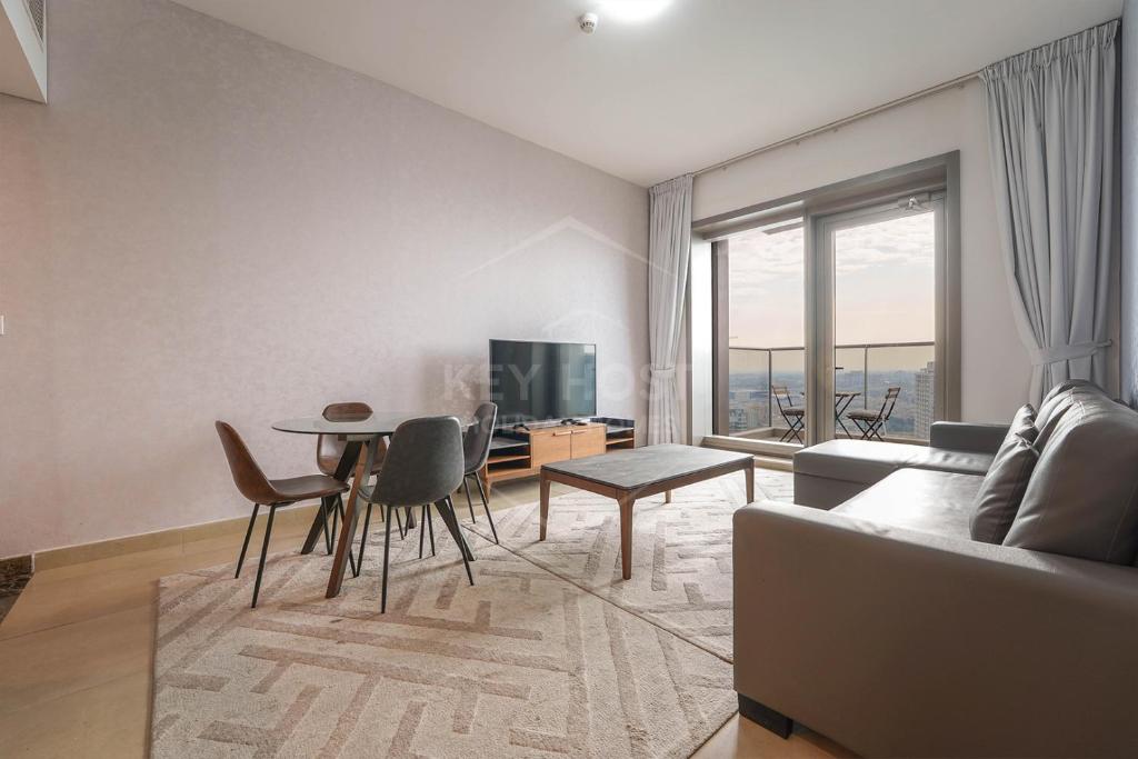 KeyHost - Elegant 1BR at Sparkle Tower Dubai Marina - K2630 — Hotel in Dubai