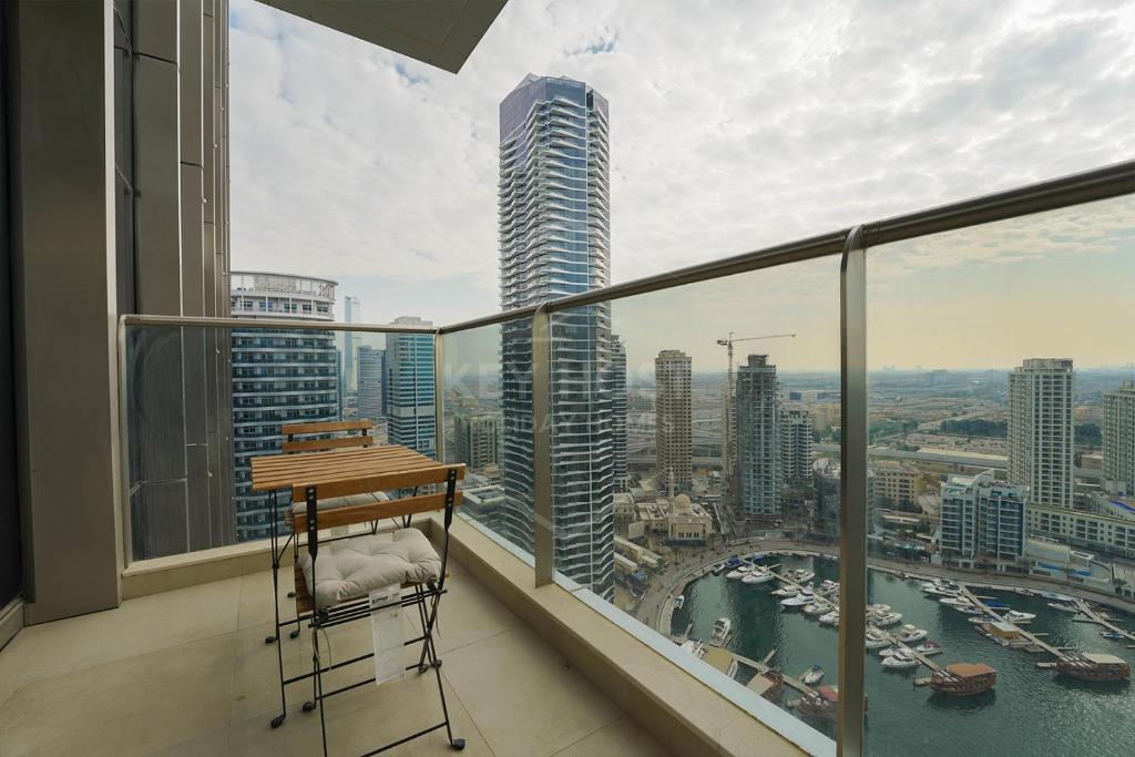 KeyHost - Elegant 1BR at Sparkle Tower Dubai Marina - K2630 photo