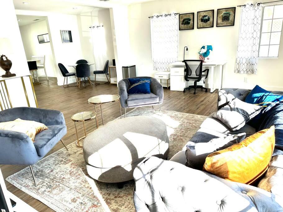 HA-Modern new house in LA