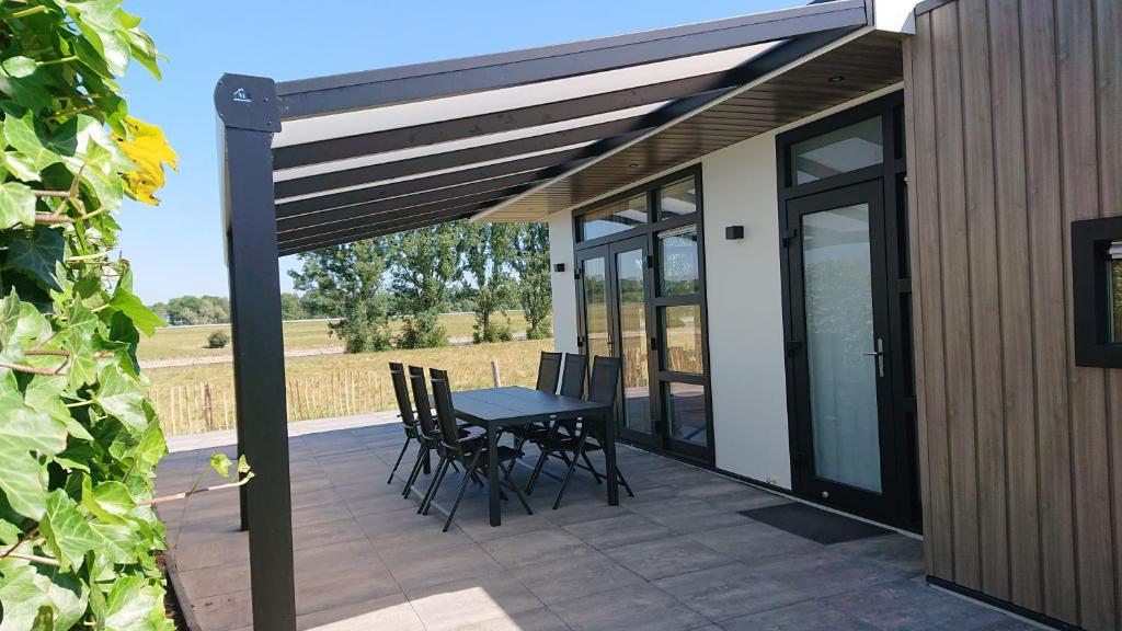 Cube IJsselzicht, Lathum