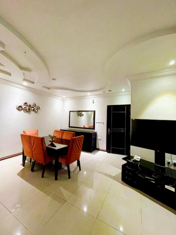 Shared lounge/TV area