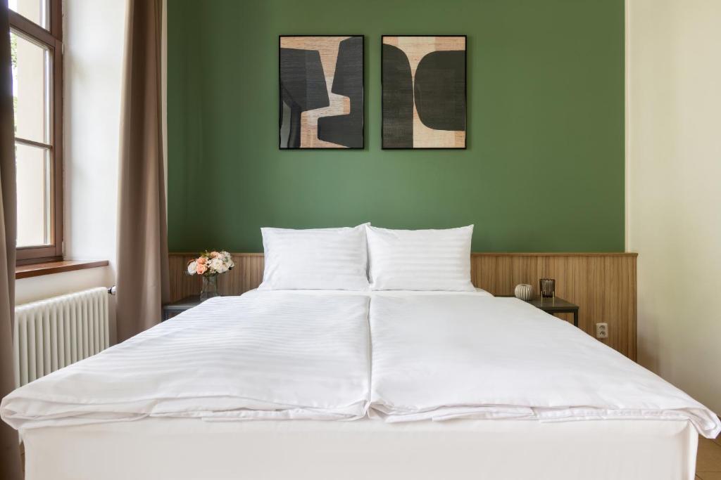 Bohemian Dreams Apartments and Suites photo