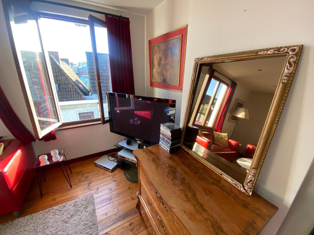 Artist's Loft & Garden photo