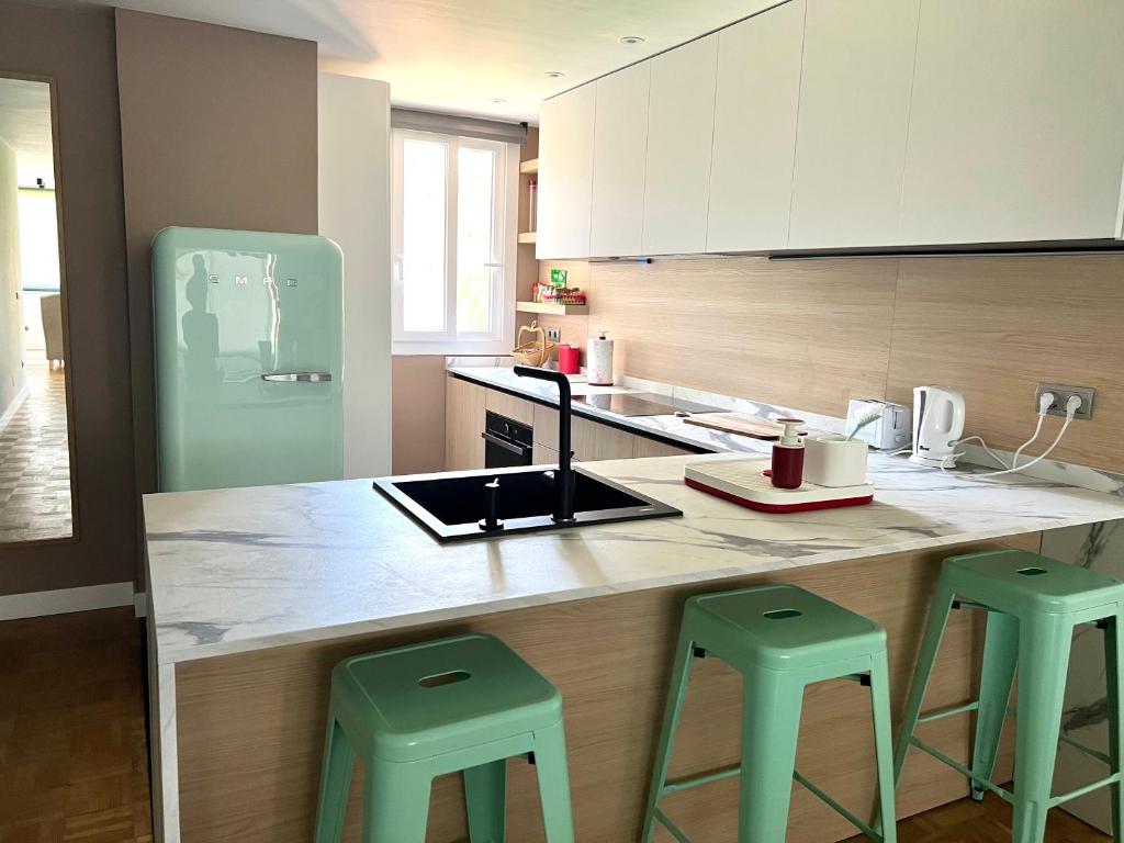 Modern 3 bedroom apartment situated in luxury beachfront gated community - 5