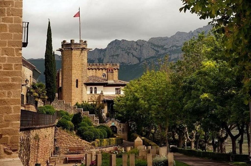 Hotel Castillo El Collado — Hotel in Laguardia