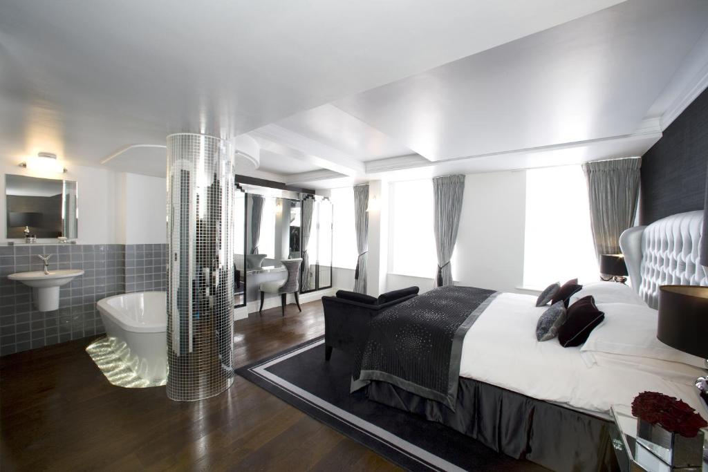 London Karma Sanctum Soho Hotel room