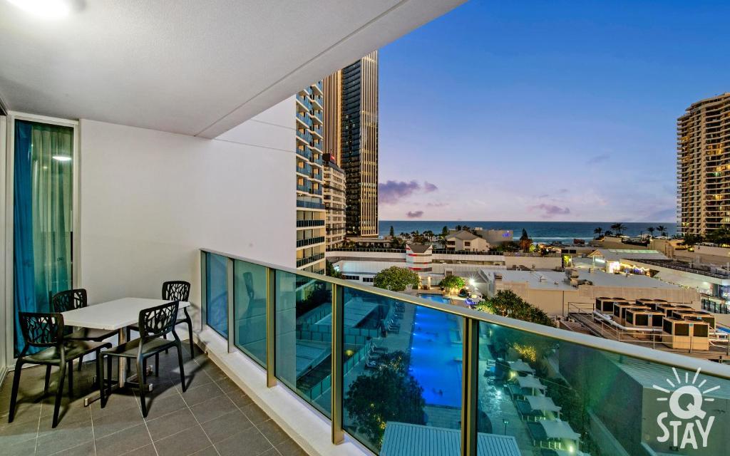 H'Residences - 2 Bedroom Ocean View Apartment in the center of Surfers Paradise photo