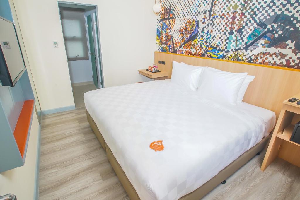 Go Hotels Plus Naga photo