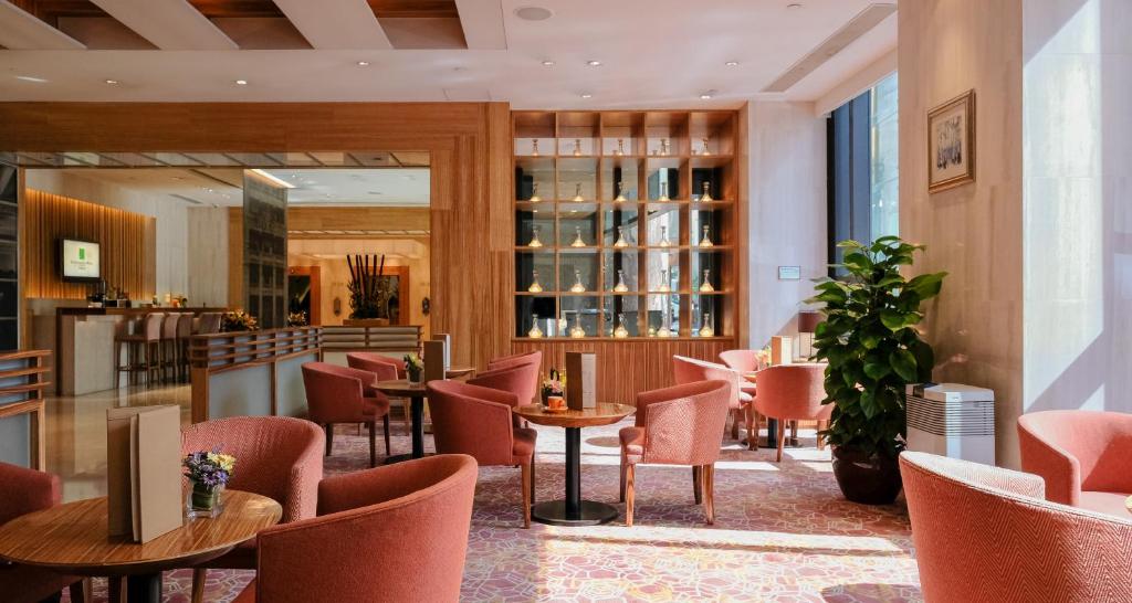 Bar/lounge, Gloucester Luk Kwok Hong Kong  in Hong Kong