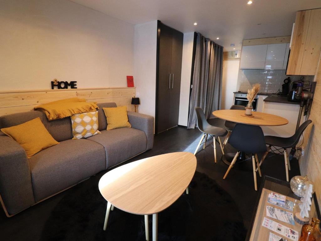 Studio lumineux rénové avec balcon - Proche pistes - FR-1-502-443 - 2