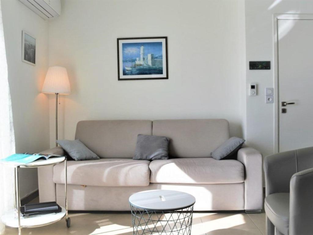 Appartement Moderne avec Terrasse, Parking et Clim au Lavandou - 4 Couchages - FR-1-251-122 - 4