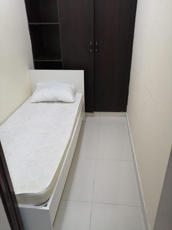 Low Priced New Residential Rooms for rent in Dubai near DAFZA Metro Station photo
