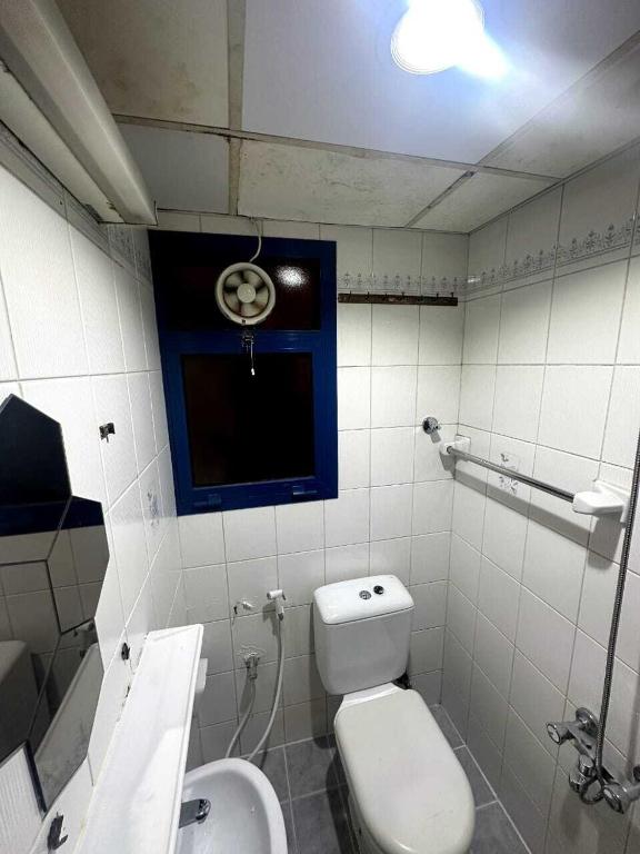 Low Priced New Residential Rooms for rent in Dubai near DAFZA Metro Station photo