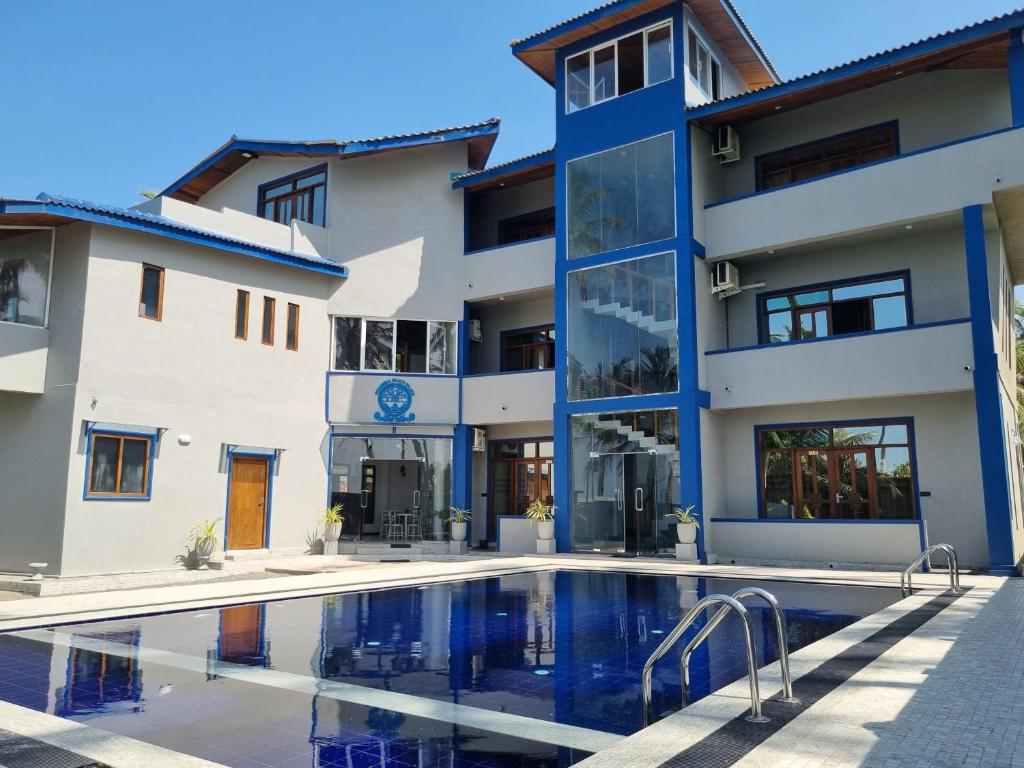 Dhammika Beach Palace
