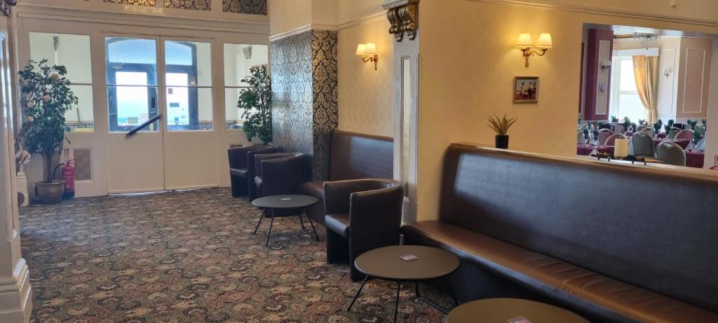 Shared lounge/TV area