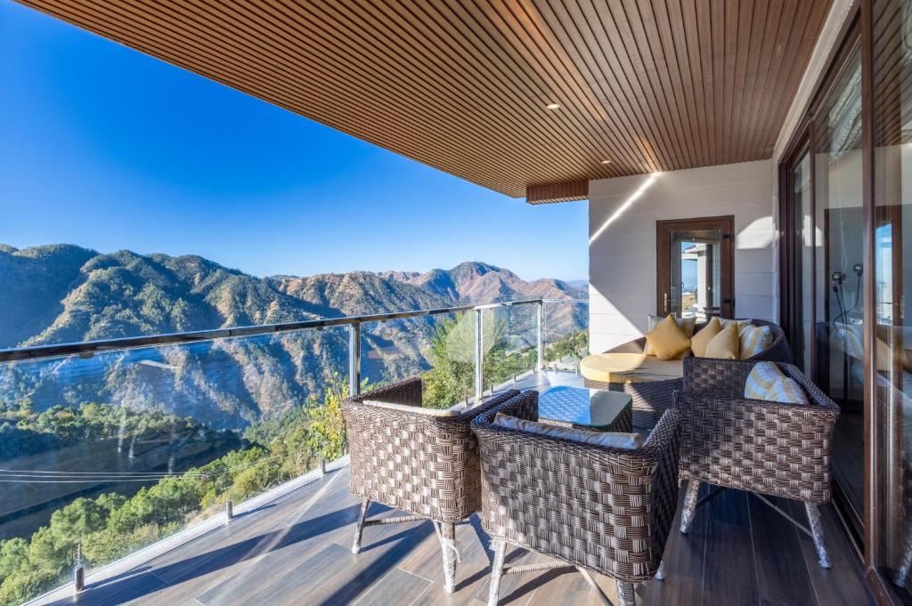 The Manor Luxury Service Apartments photo
