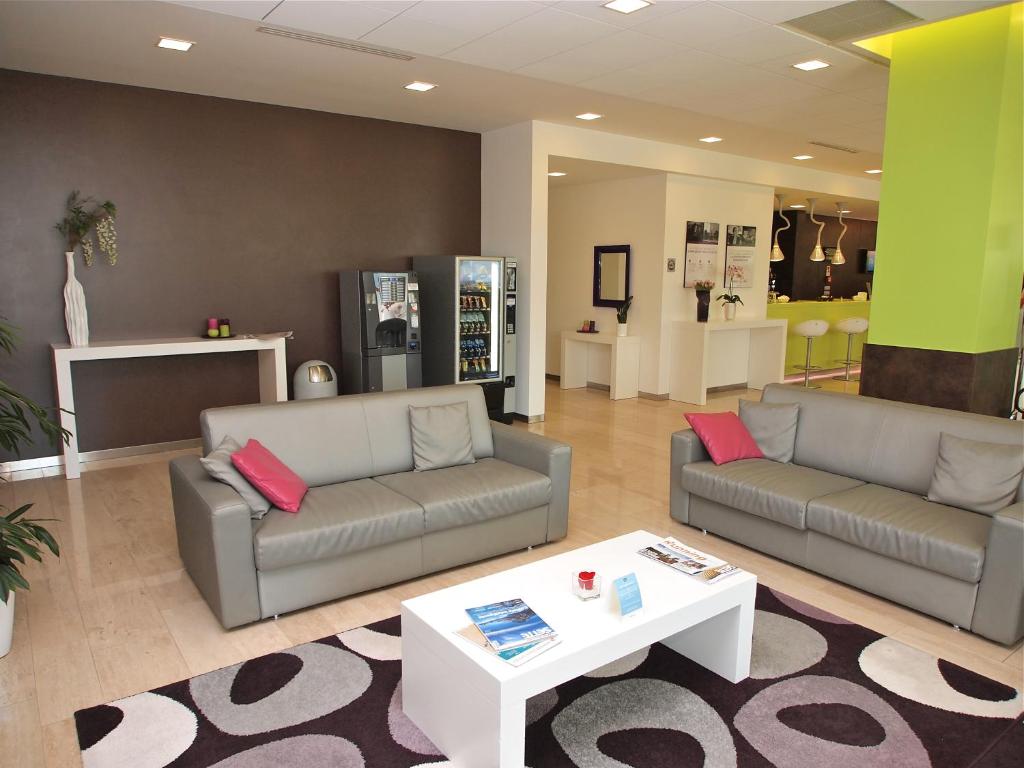 صالة مشتركة/ منطقة التلفزيون