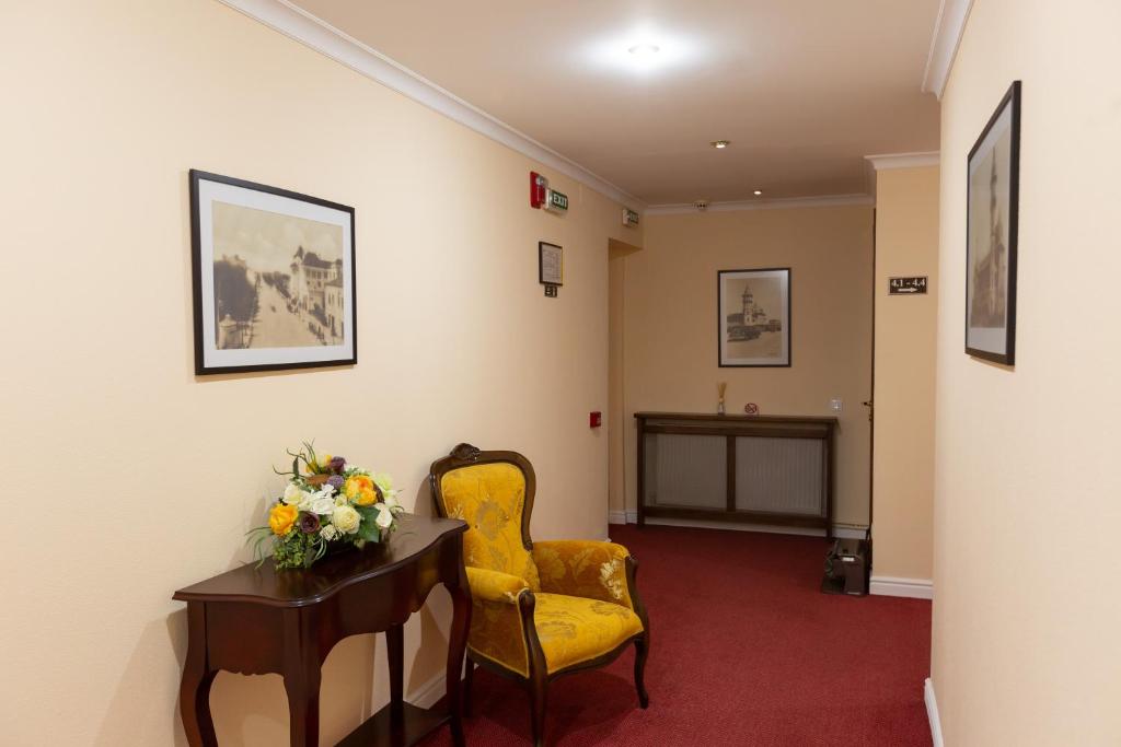 Hotel Art photo